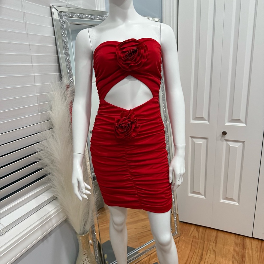 Chic Strapless Red Dress with Rose Accents